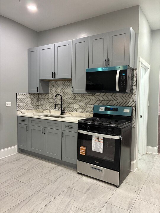 5543 S Shields Ave in Chicago, IL - Building Photo