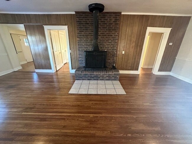 property at 1619 S Jackson St