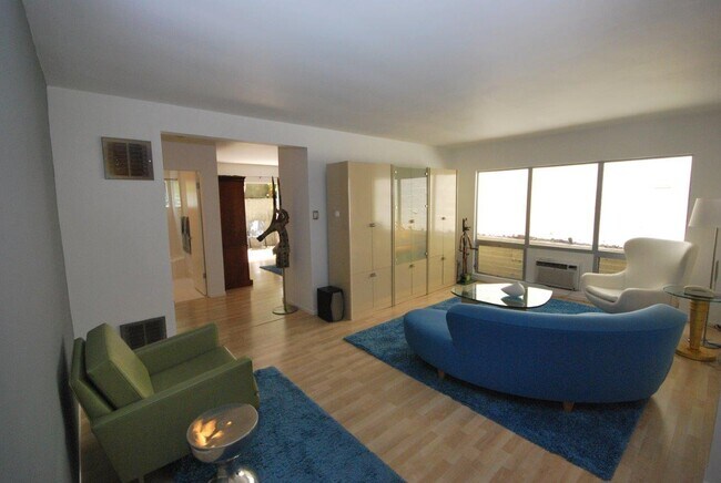 1145 Larrabee St in West Hollywood, CA - Building Photo - Building Photo
