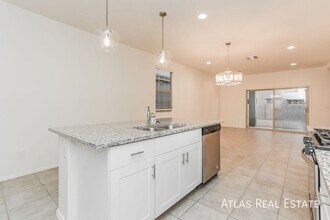 10695 W Dickerson Dr in Marana, AZ - Foto de edificio - Building Photo