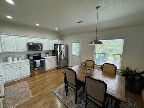 5214 W Cross Creek Blvd in Rogers, AR - Building Photo - Building Photo