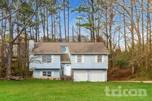 2590 Mountain Brook Rd in Canton, GA - Building Photo