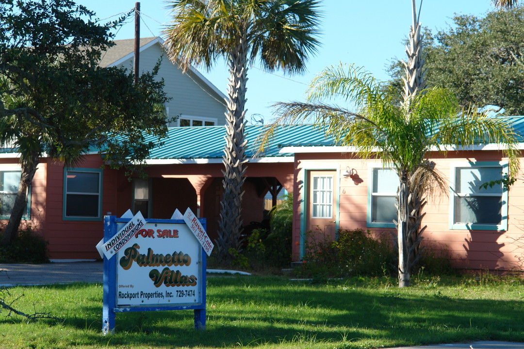 200 Palmetto Ave in Rockport, TX - Foto de edificio