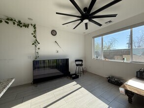 9058 Albarino Way in Sacramento, CA - Building Photo - Building Photo