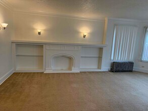 8220 S Langley Ave-Unit -3rd Floor in Chicago, IL - Building Photo - Building Photo