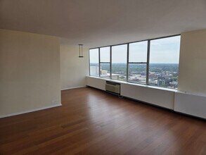 5757 N Sheridan Rd in Chicago, IL - Building Photo - Building Photo