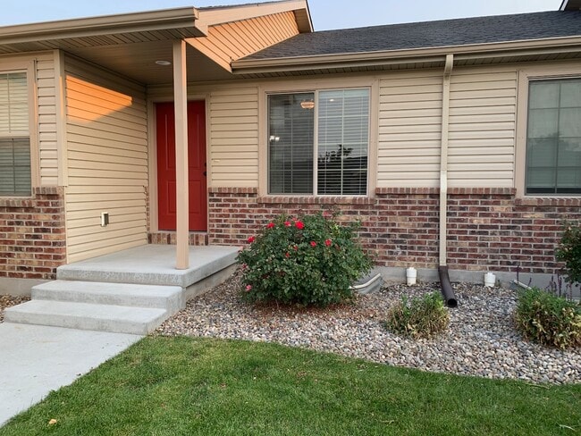 4241 Liberty Dr in Ammon, ID - Building Photo - Building Photo