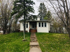 305 Maryland St in Duluth, MN - Building Photo