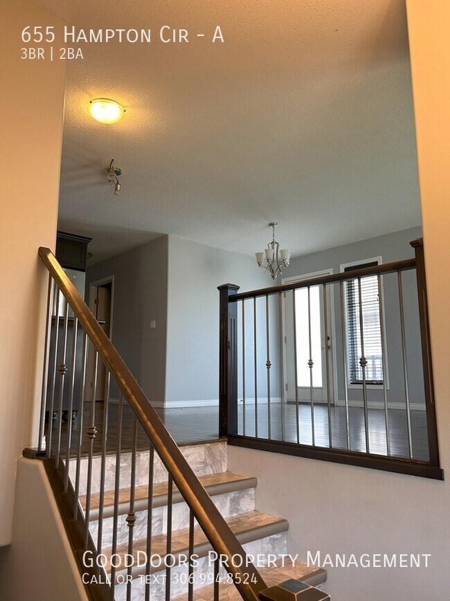 655 Hampton Cir in Saskatoon, SK - Building Photo - Building Photo