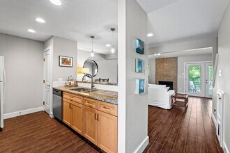 6414 Westside Dr in Austin, TX - Building Photo - Building Photo