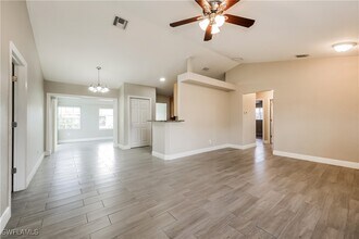 822 Albert Ave in Lehigh Acres, FL - Building Photo - Building Photo