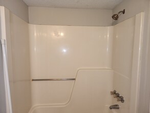 2005 Morgan Ave SW-Unit -Unit4 in Decatur, AL - Building Photo - Building Photo