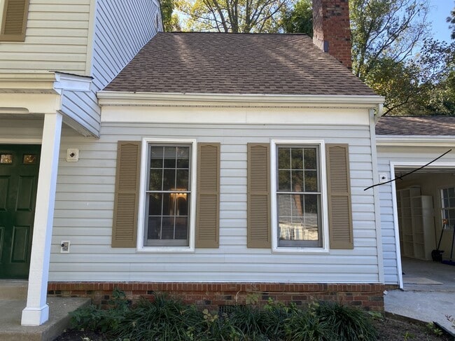 7907 Laural Valley Way in Springfield, VA - Building Photo - Building Photo