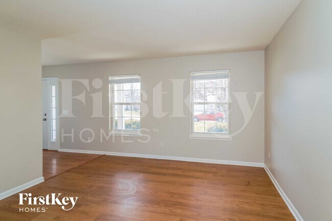 694 Morgan Way in Greenwood, IN - Foto de edificio - Building Photo