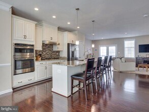 23429 Colts Run Square in Ashburn, VA - Building Photo - Building Photo