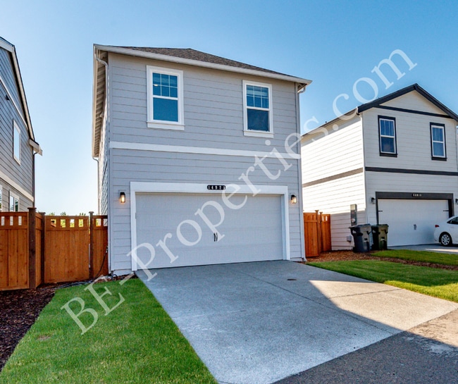 14921 202nd Ave E in Bonney Lake, WA - Foto de edificio - Building Photo
