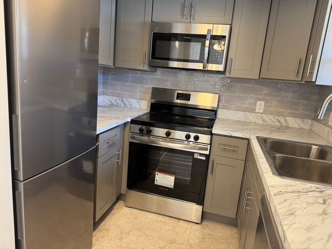 5154 Turquoise Ln, Unit 102 in New Port Richey, FL - Building Photo - Building Photo