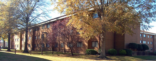 Granby House in Norfolk, VA - Foto de edificio - Building Photo