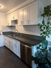 525 N Sycamore Ave, Unit 426 in Los Angeles, CA - Foto de edificio - Building Photo