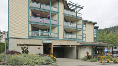 The Coveside in North Vancouver District, BC - Building Photo - Building Photo