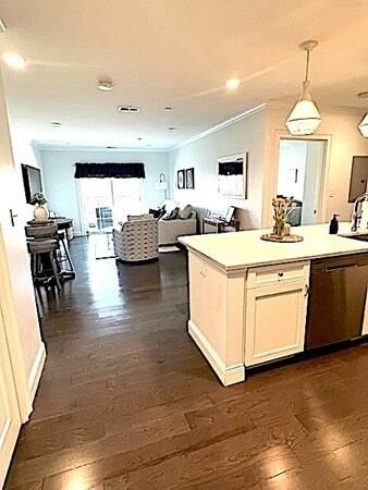 728 E Broadway, Unit 203 in Boston, MA - Building Photo - Building Photo