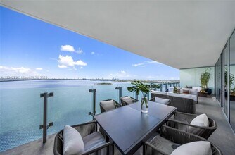 700 NE 26th Terrace in Miami, FL - Building Photo - Building Photo