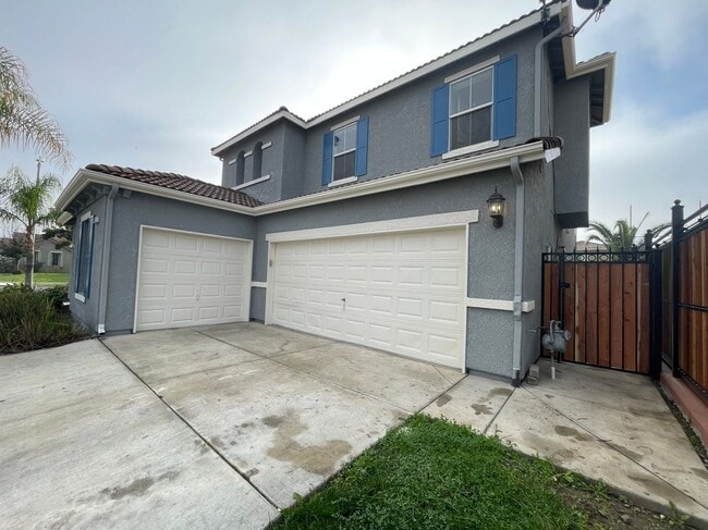 1435 San Diego St in Los Banos, CA - Foto de edificio - Building Photo