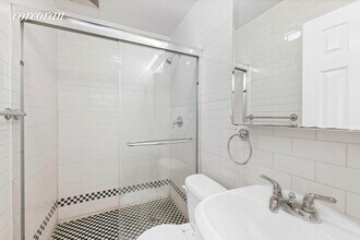 92 W Houston St-Unit -: 1 in New York, NY - Building Photo - Building Photo