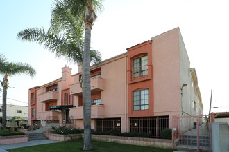 Kelton Terrace in Los Angeles, CA - Building Photo - Building Photo