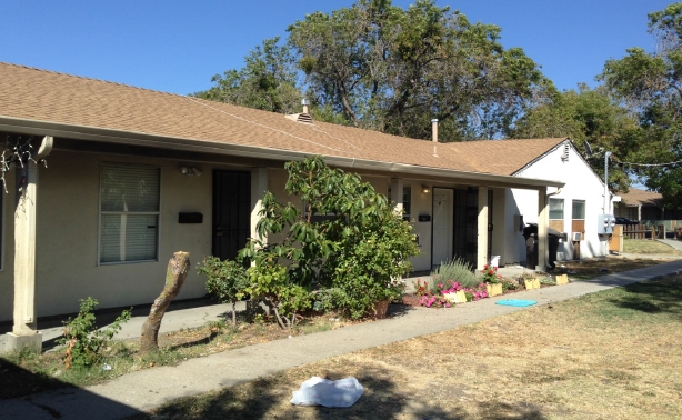 111 Madoline St in Pittsburg, CA - Building Photo