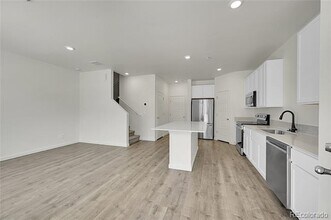 427 Condor Wy in Johnstown, CO - Building Photo - Building Photo