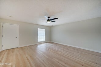 10144 W Cheryl Dr in Sun City, AZ - Building Photo - Building Photo