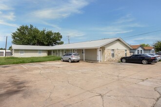 1609 Jones St in Taylor, TX - Building Photo - Building Photo