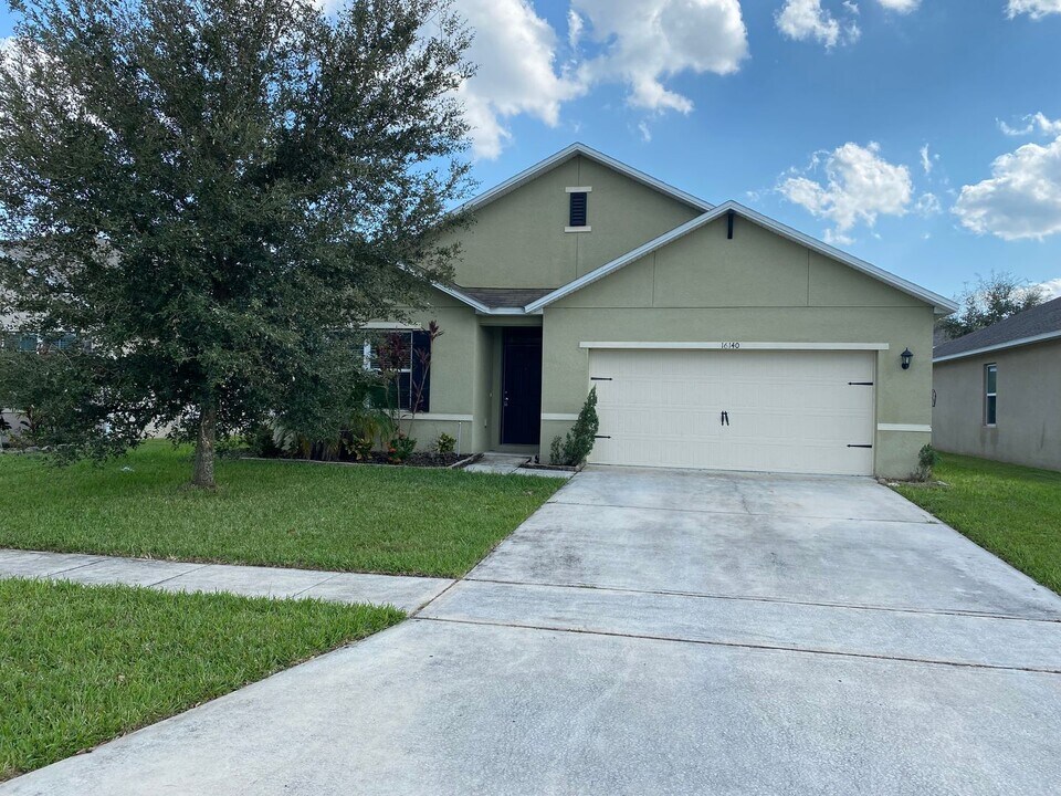 16140 Yelloweyed Dr in Clermont, FL - Building Photo