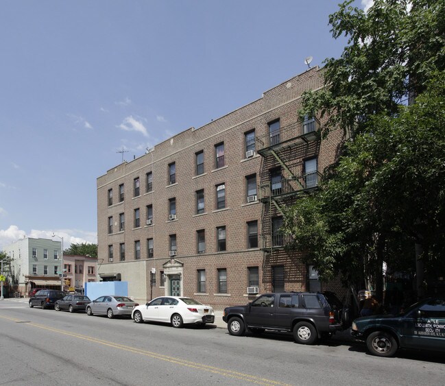 1657 8th Ave in Brooklyn, NY - Foto de edificio - Building Photo