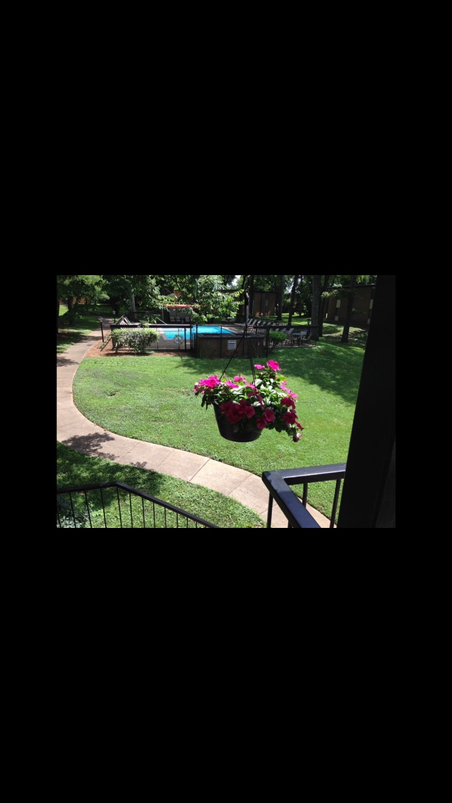 property at 2601 Hillsboro Pike