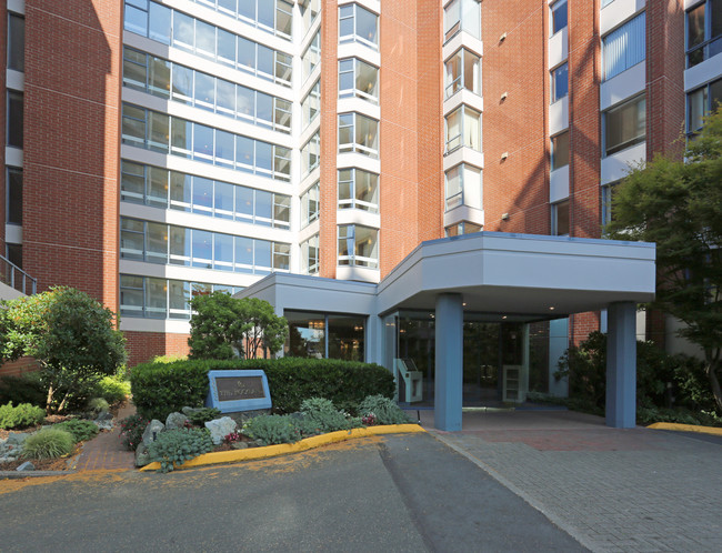 The Rockland in Victoria, BC - Building Photo - Building Photo