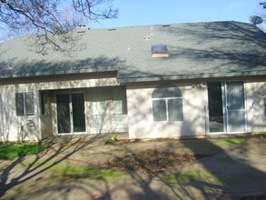 8824 Little John Ct in Sacramento, CA - Building Photo - Building Photo