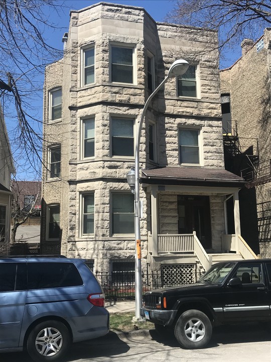 3220 N Clifton Ave in Chicago, IL - Foto de edificio