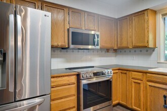 9246 S 240th Pl in Kent, WA - Building Photo - Building Photo
