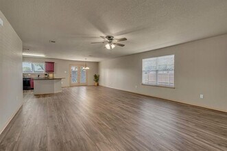 10557 Rising Knoll Ln in Fort Worth, TX - Building Photo - Building Photo