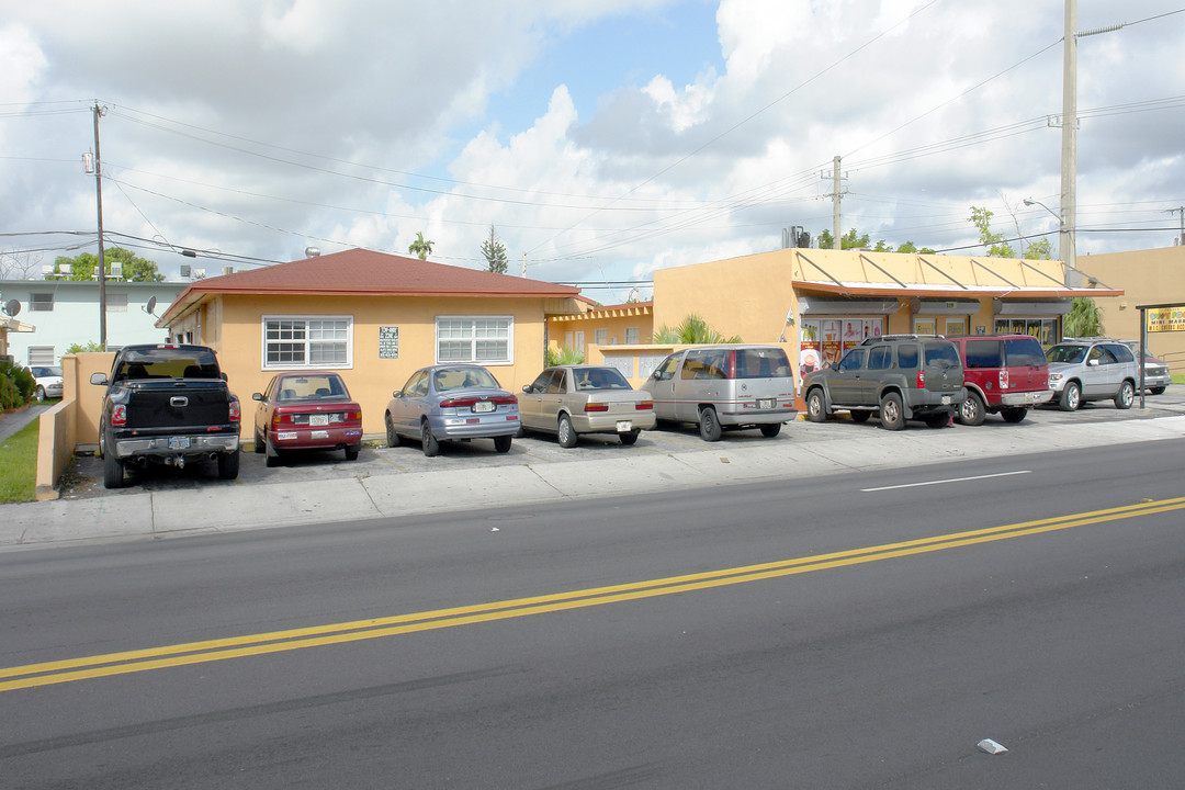 3280 Palm Ave in Hialeah, FL - Building Photo