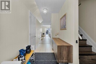 1552 Queensdale Ave in Ottawa, ON - Building Photo - Building Photo