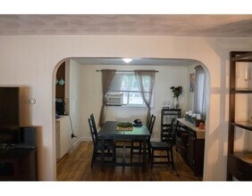 640 Lagrange St-Unit -1 in Boston, MA - Building Photo - Building Photo