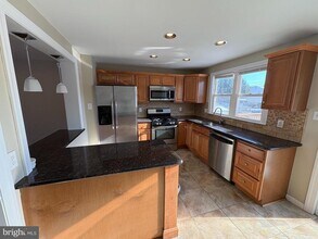 3251 Morning Glory Rd in Philadelphia, PA - Building Photo - Building Photo