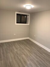 2742 W Polk St, Unit G in Chicago, IL - Building Photo - Building Photo