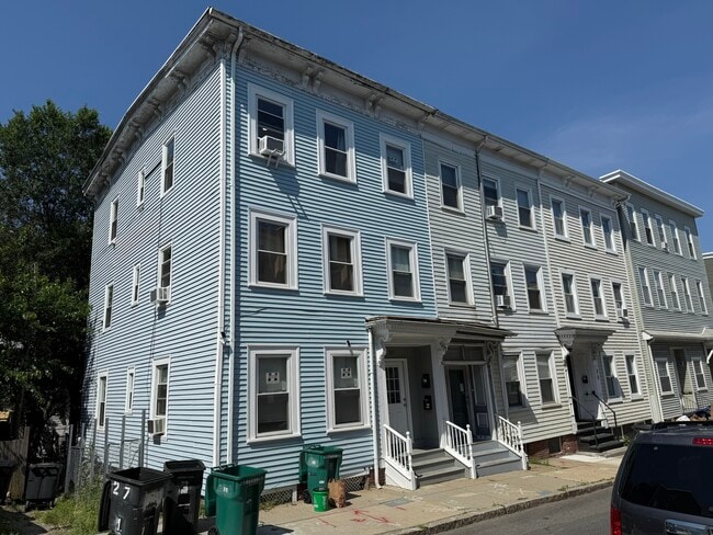 27 Woodward St, Unit 3 in Boston, MA - Building Photo - Building Photo