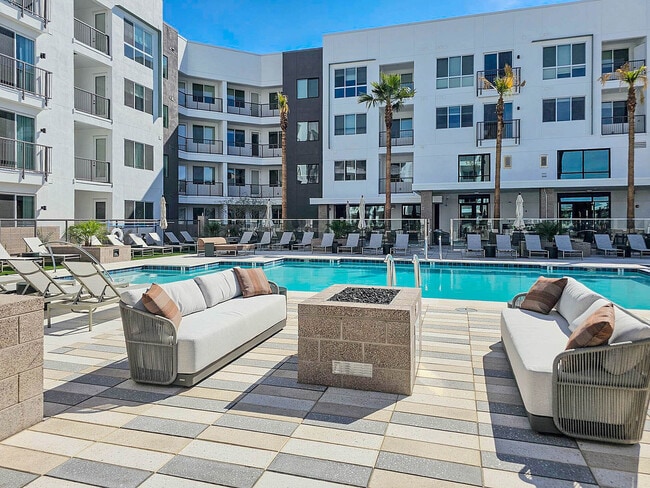 Alanna in Phoenix, AZ - Building Photo - Building Photo