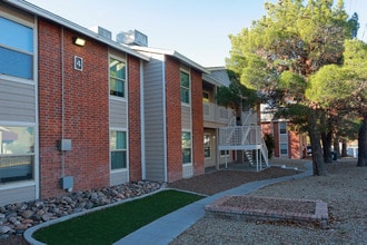 Sun Ridge Village in Las Cruces, NM - Building Photo - Building Photo