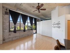 1901 E Hennepin Ave in Minneapolis, MN - Building Photo - Building Photo